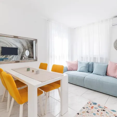 Nevera By Belmont Realty *