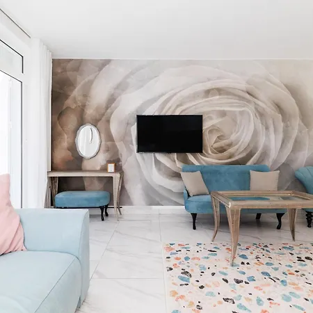 Nevera By Belmont Realty *