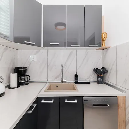 Nevera By Belmont Realty Zadar