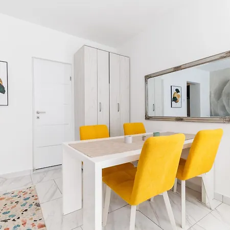 Nevera By Belmont Realty