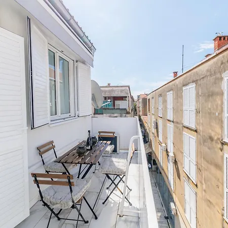 Nevera By Belmont Realty *